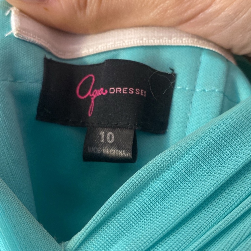 SEA FOAM GREEN PROM DRESS - Picture 7 of 12